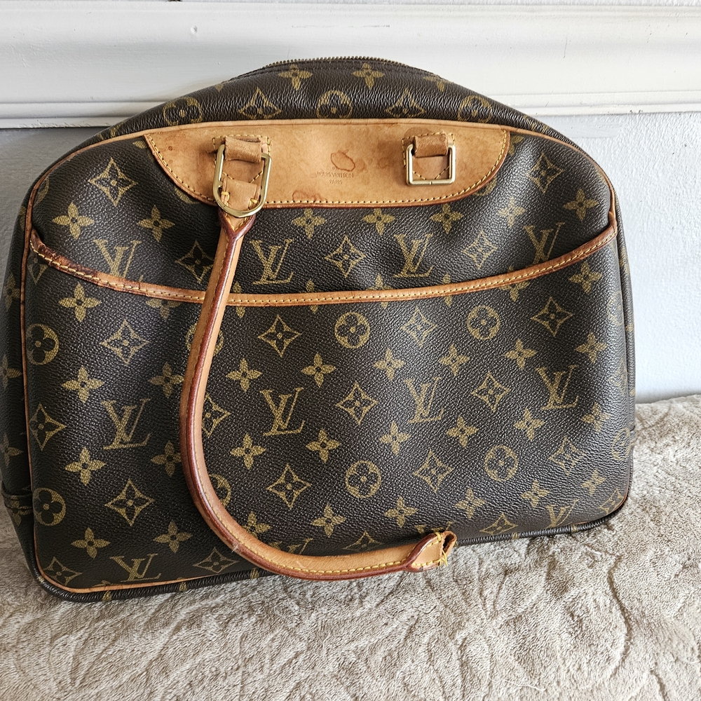 Louis Vuitton Monogram Deau Ile Handbag